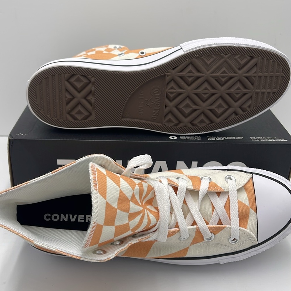 Converse WMNS A10010C CTAS LIFT HI
ORANGE CANDY/WHITE/BLACK A10010C Platforms - Picture 3 of 16